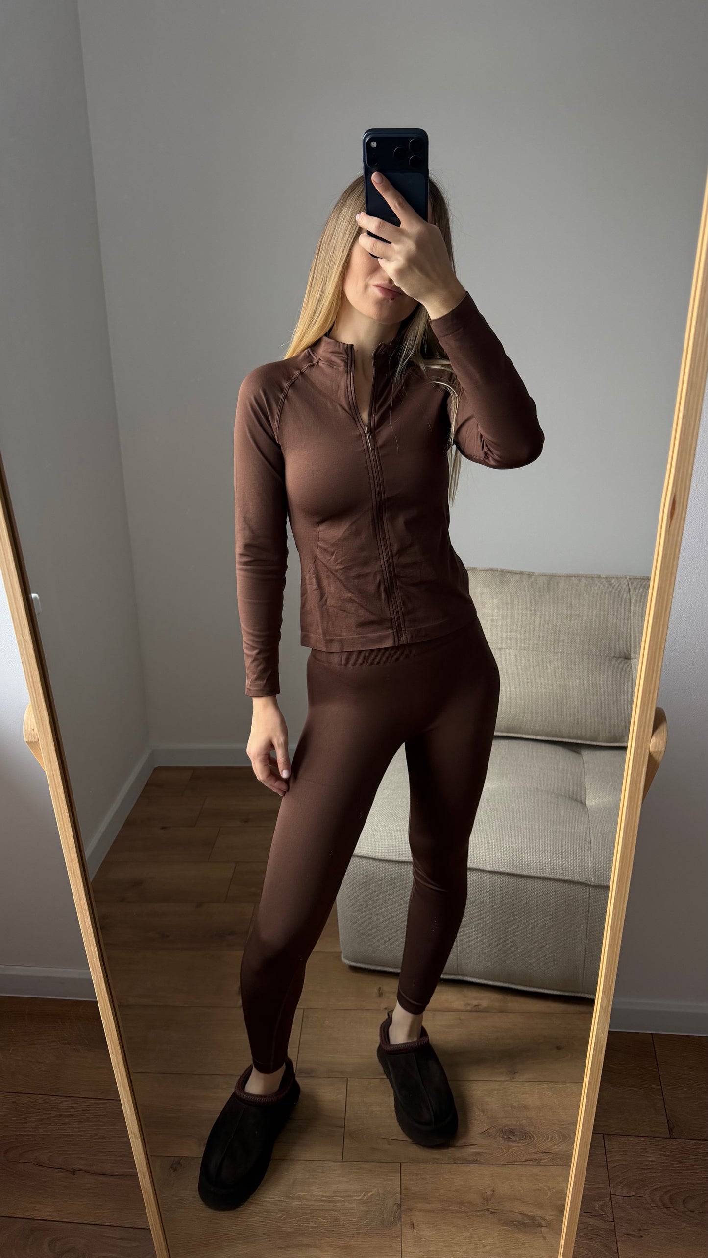 Komplet sportowy( leginsy PUSH-UP )