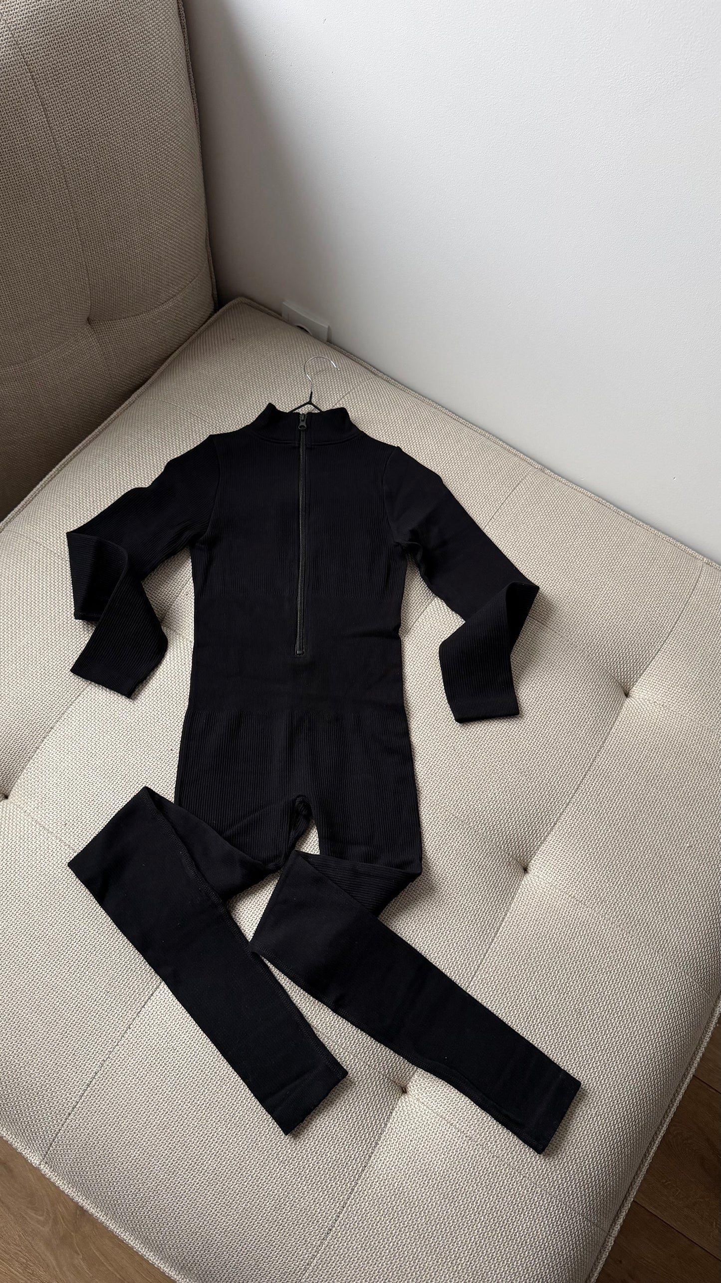 KOMBINEZON(na zamek) z efektem wyszczuplającym