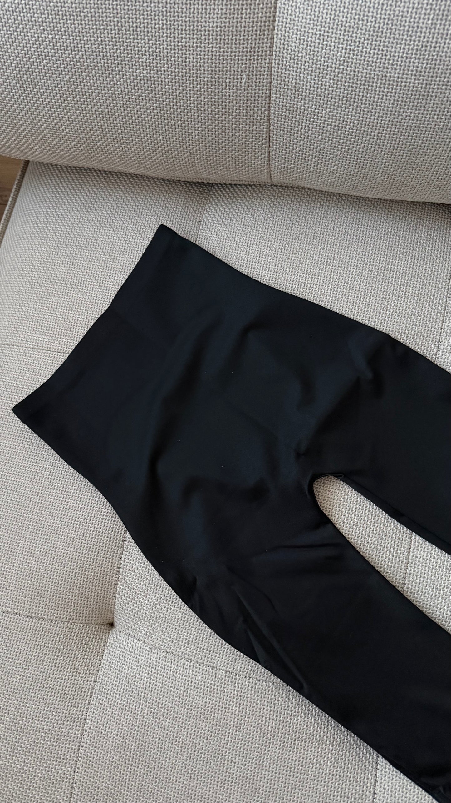 Legginsy GŁADKIE z super-wysokim stanem i efektem wyszczuplającym. Bez ocieplenia