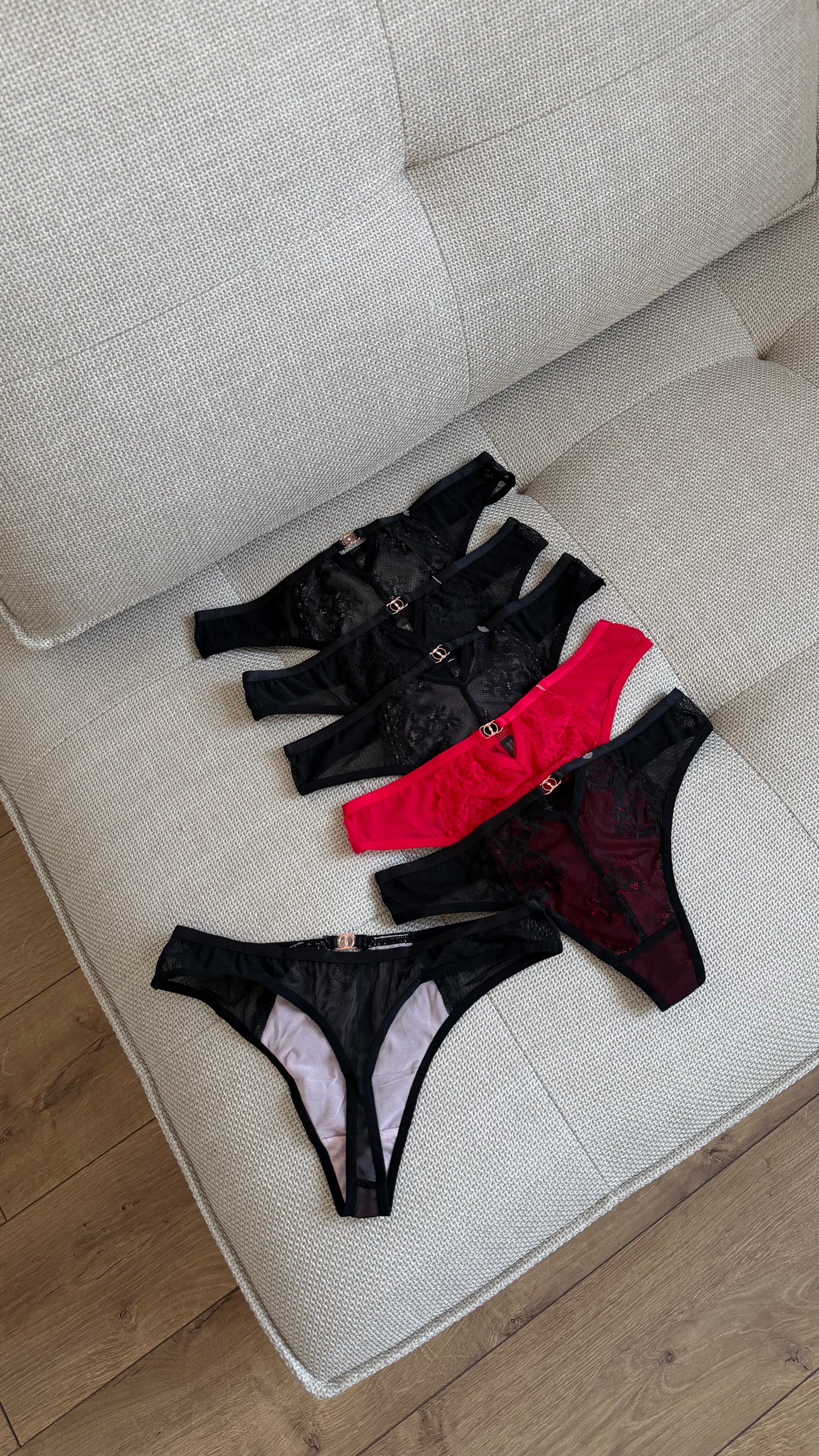 Koronkowe stringi 3 szt - 39 pln