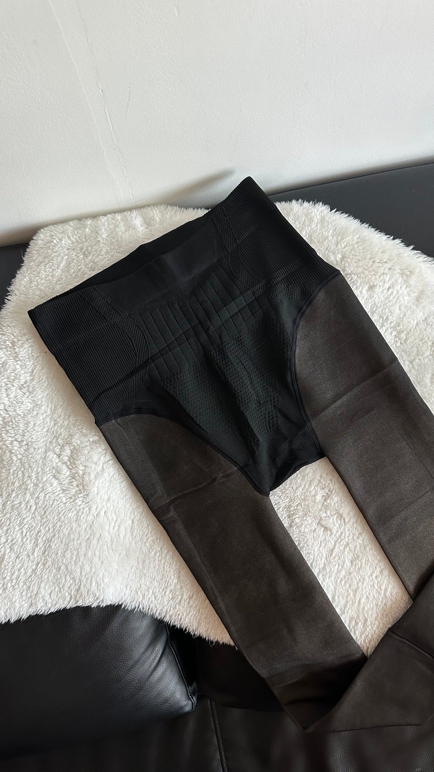 Rajstopy ciepłe z efektem wyszczuplającym (efekt gołych nóg) na biodra 98-125 cm