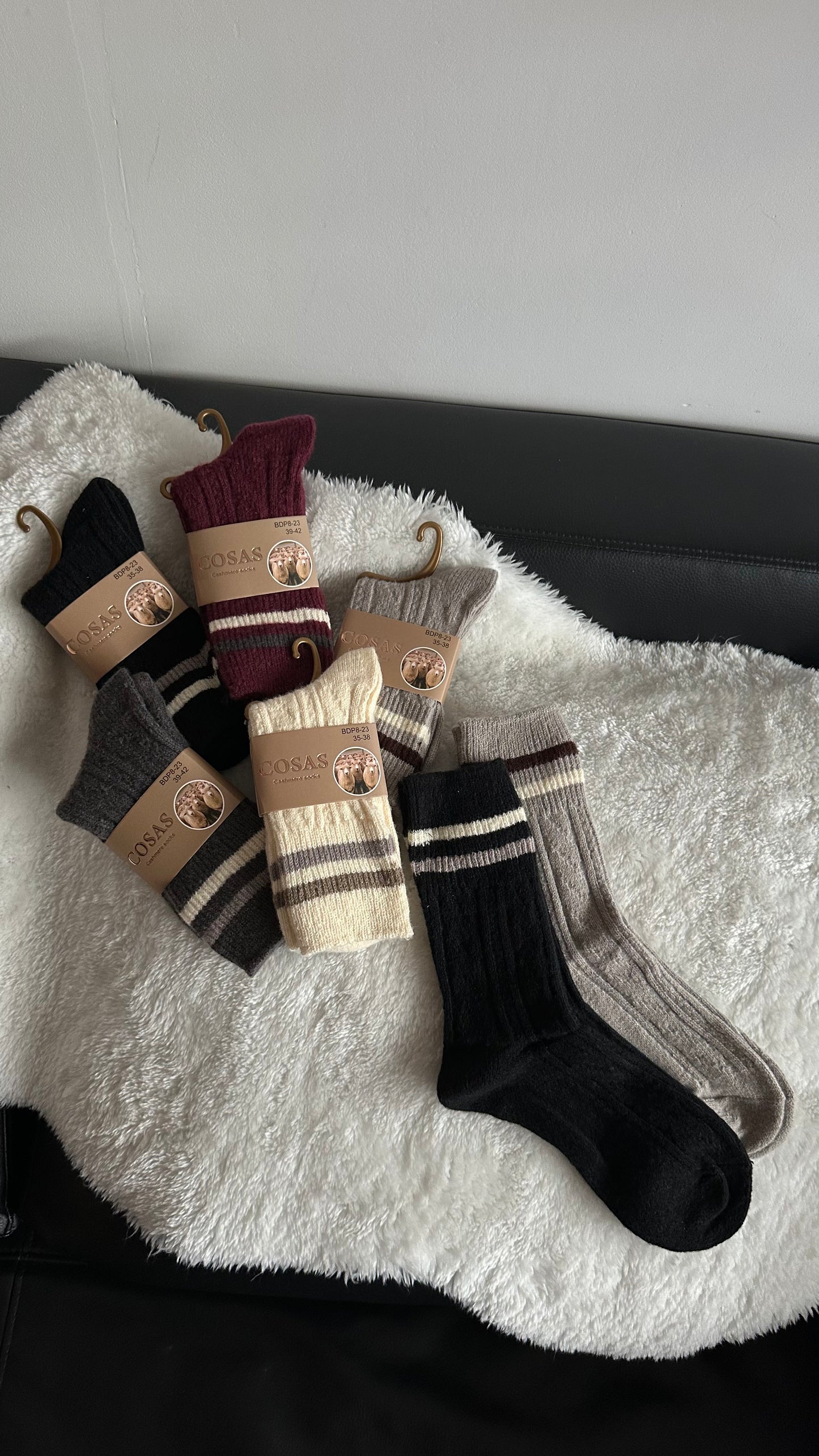 Ciepłe, wysokie skarpety – zestaw 4 pary