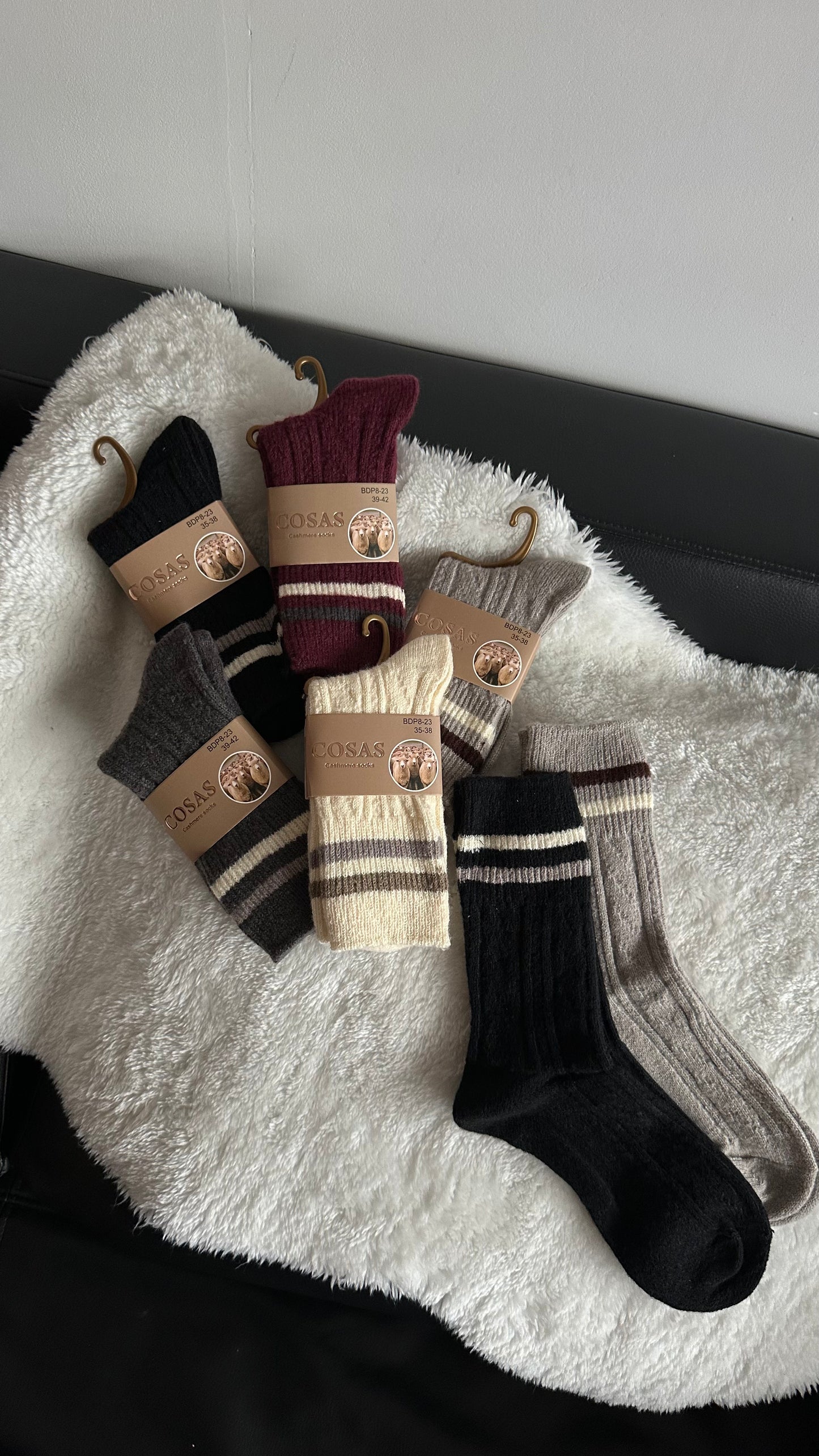 Ciepłe, wysokie skarpety – zestaw 4 pary