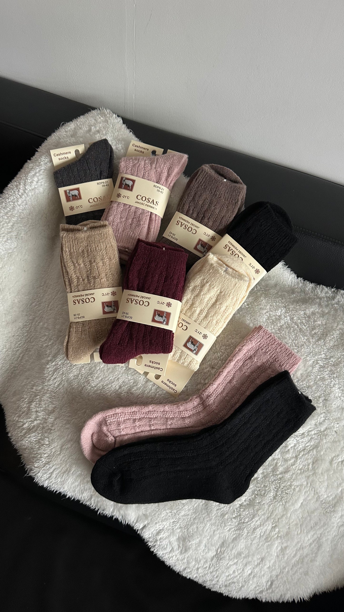 Ciepłe, wysokie skarpety – zestaw 4 pary