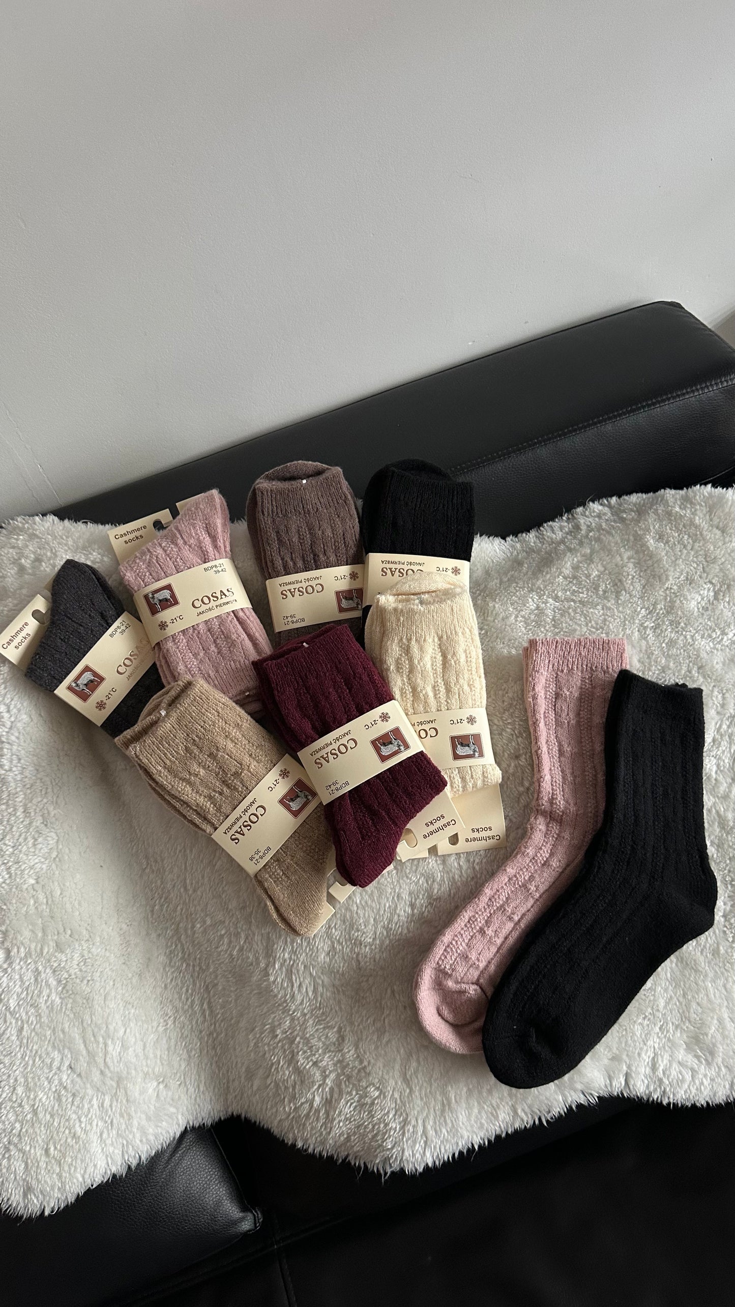 Ciepłe, wysokie skarpety – zestaw 4 pary